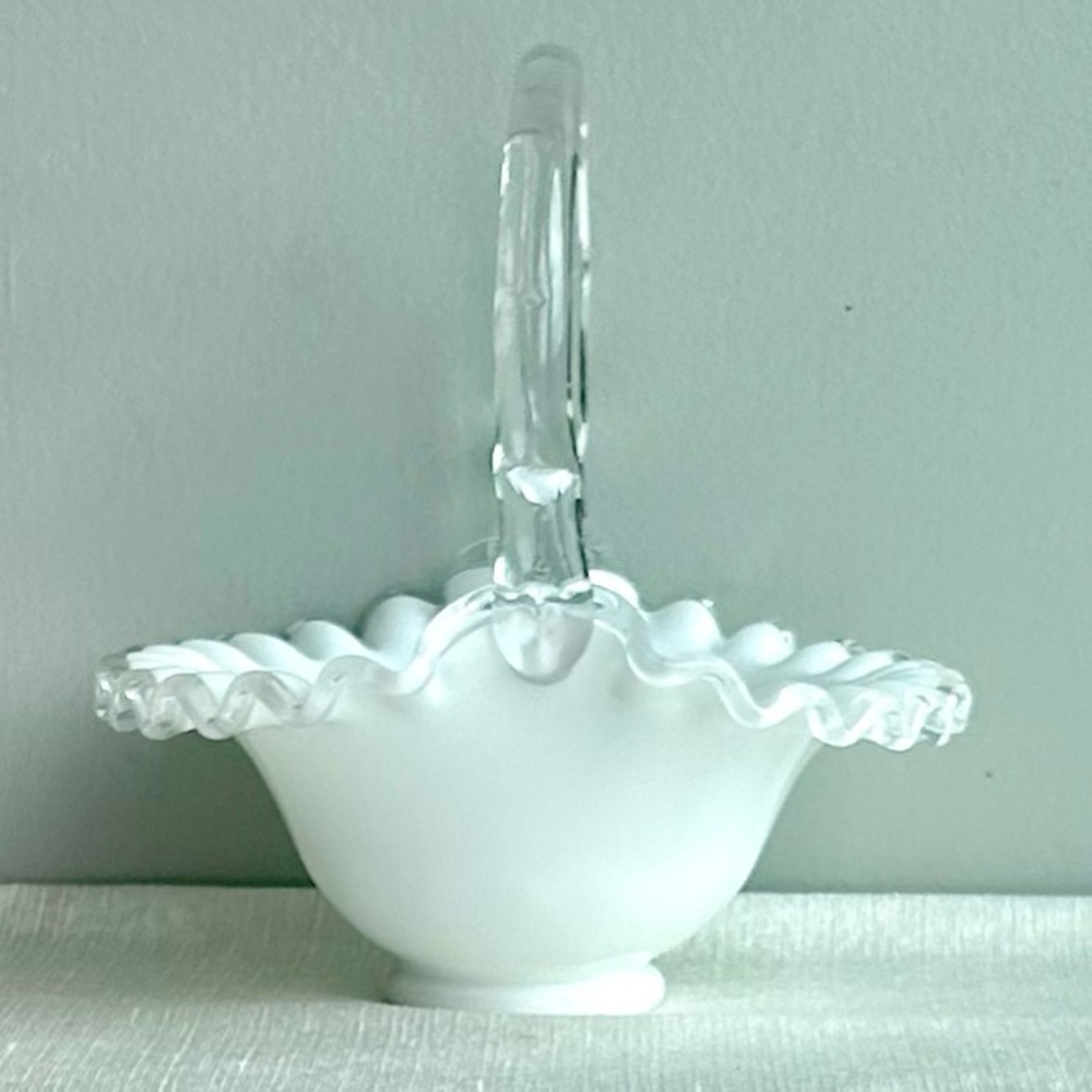 FENTON SILVERCREST white/clear handmade glass basket